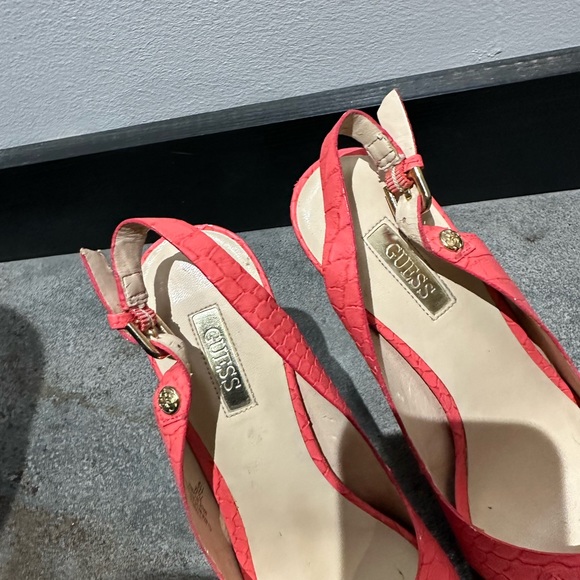 GUESS Open-toe Woven-Front Slingback Sandals Coral - Picture 2 of 4